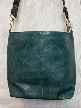 MEITRUE Teal Vintage Vegan Leather Crossbody Purse Aztec Strap Lightweight